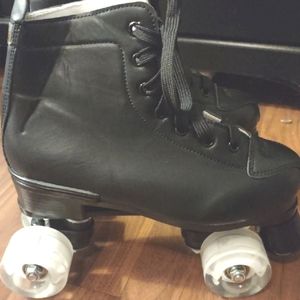 Indoor/Outdoor Roller Skates Size 7/39